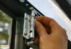 Serre De Jardin Polycarbonate Et PVC 2,5 X 2,5 M – Grand Gardener 8x8 -Serre Et Potager Soldes Magasin serre jardin pvc vert polycarbonate transparent grand gardener 1 3